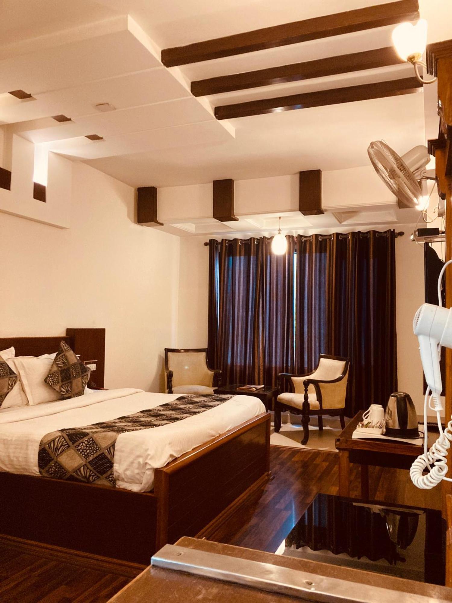 Hamara Lodge Rewāri Extérieur photo